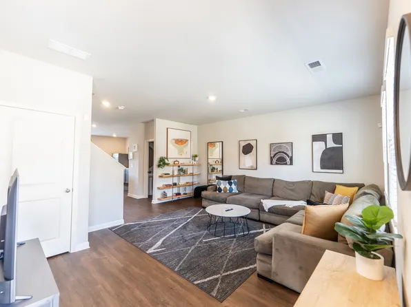 6317 Rockaway Rd, Atlanta, GA 30349