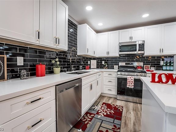 4th image of 5085 Via De Palma Dr