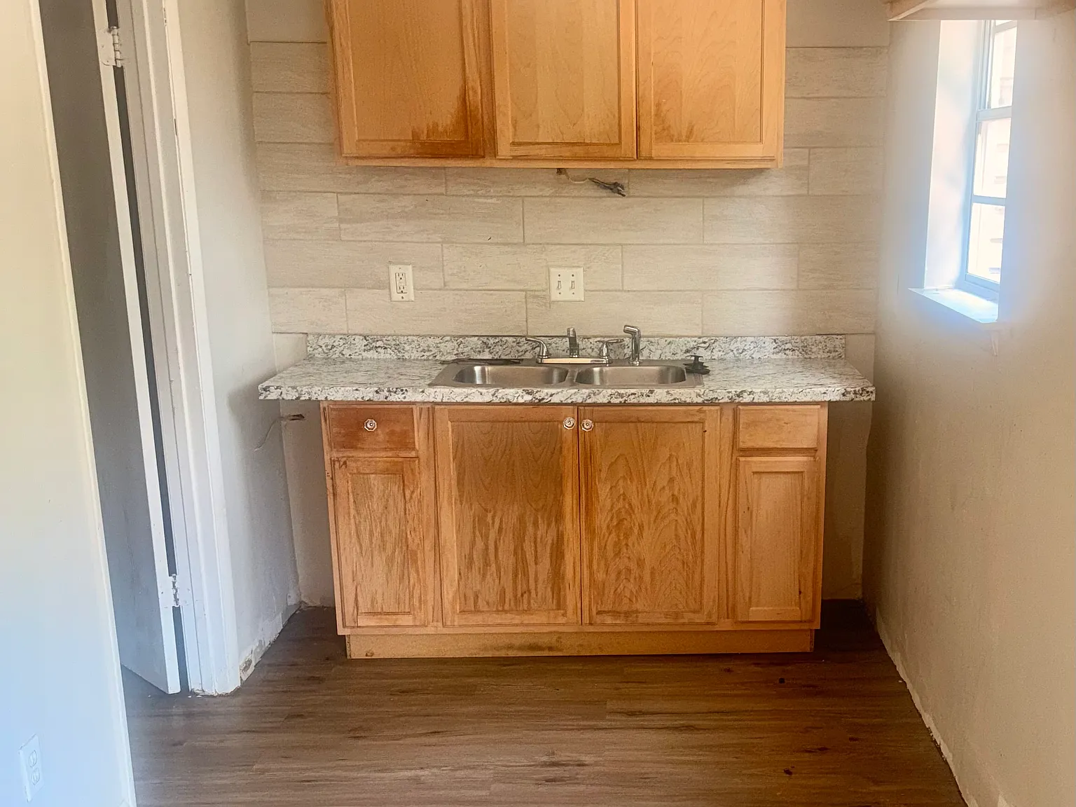 3 bed, 2.5 bath, 1380 sqft, $1,480 — Photo 3