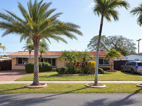 2nd image of 1901 SW 90th Ave