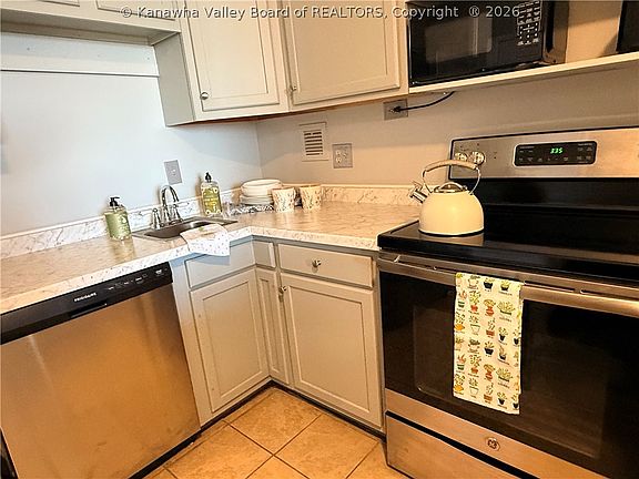 2nd image of 1800 Roundhill Rd APT 907