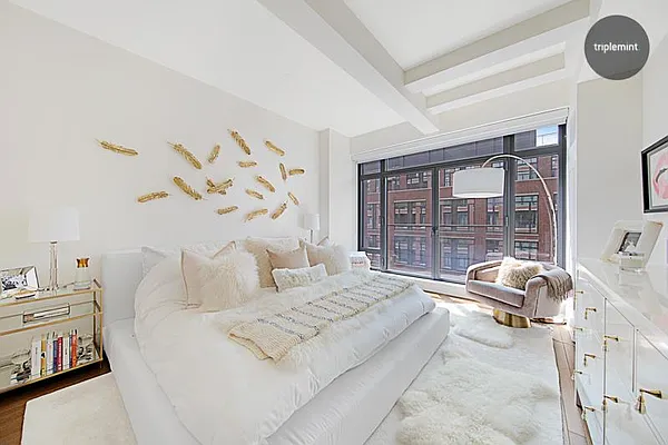 Sold by Triplemint | media 28