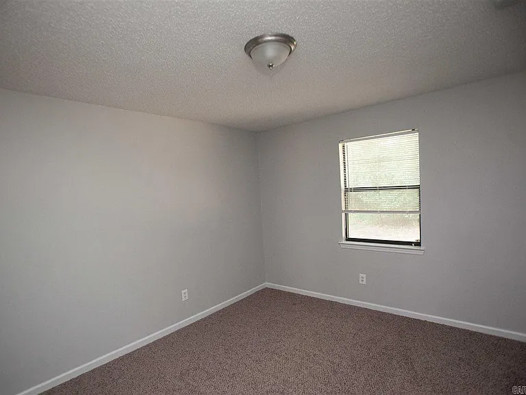 220 Bellevue Cir #A — Photo 8