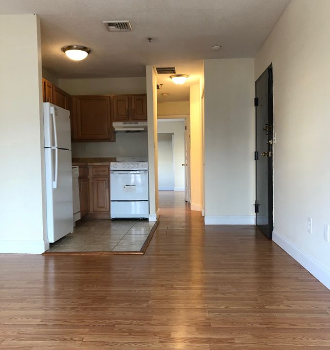 2nd image of 1112 Boylston St #2