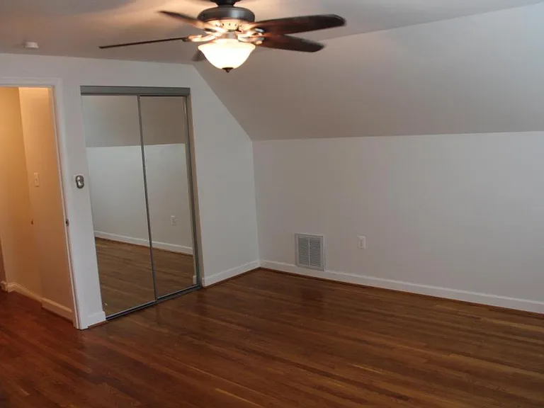 7723 Marthas Ln — Photo 15