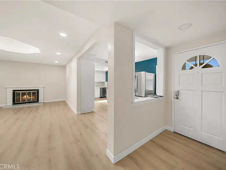 912 W Hill Ave — Photo 5