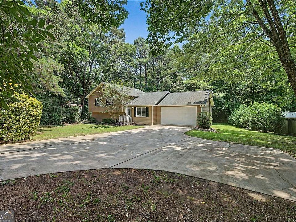 1st image of 558 Peeples Valley Rd NE
