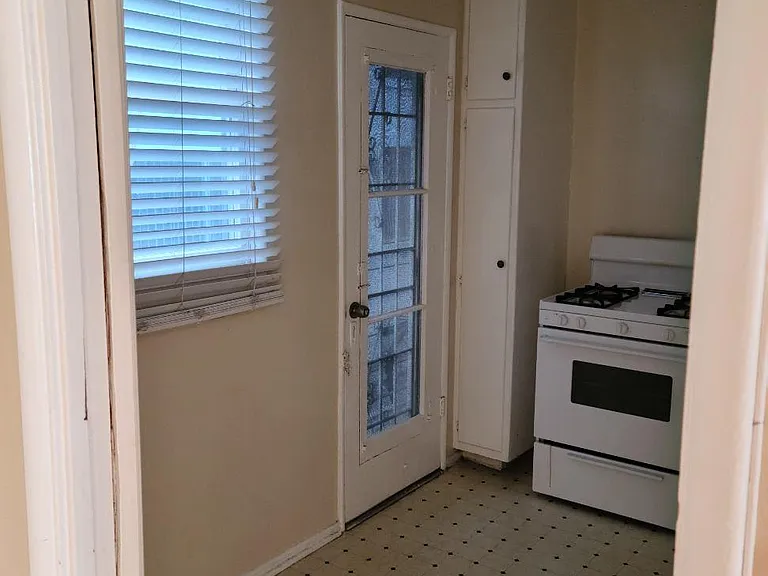 1741 N Kingsley Dr #5 — Photo 7