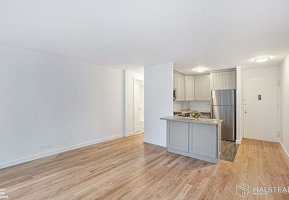 5th image of 333 E 45th St APT 9A