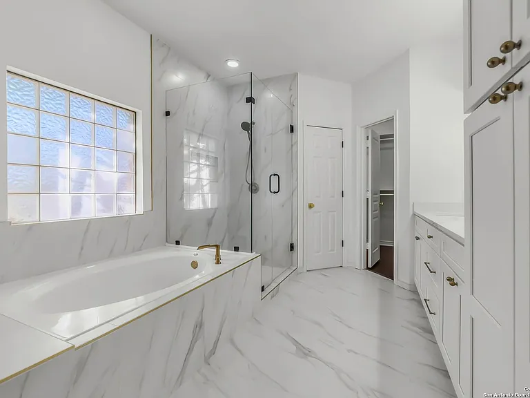 111 Westwood Way — Photo 22