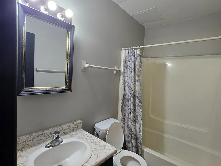 840 Whitethorne Ave #A — Photo 5
