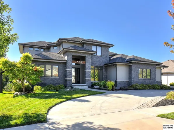 1308 S 211th St, Elkhorn, NE 68022