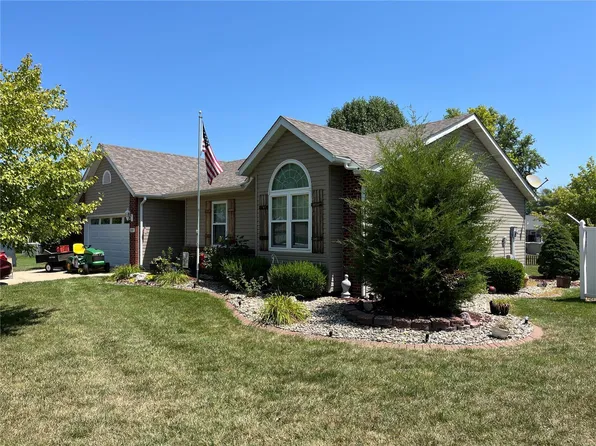 2337 Westchester Dr, Maryville, IL 62062