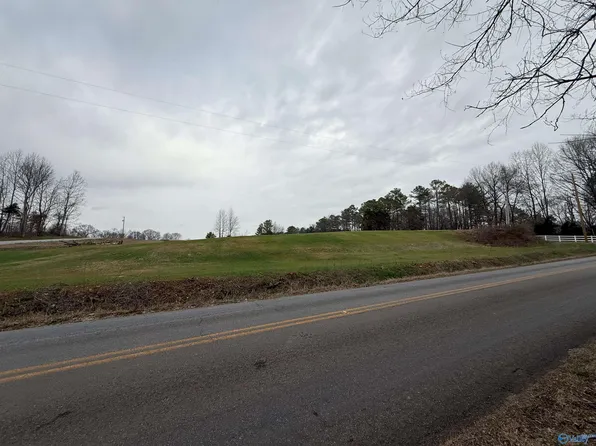 2 Witty Mill Rd, Elkmont, AL 35620