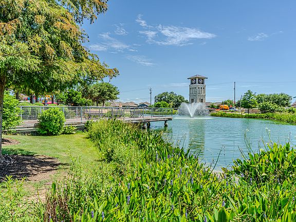 3rd image of 9910 Baytown Coast