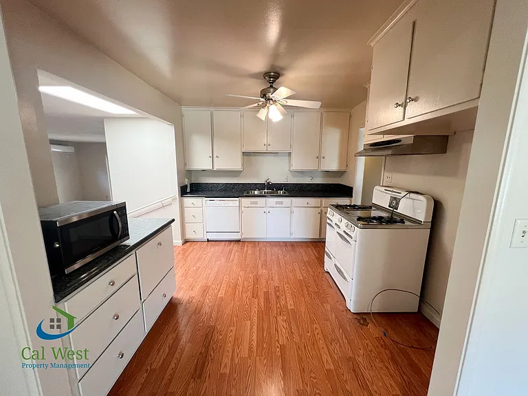 467 Novato Ave — Photo 4