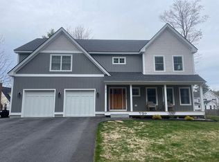 273 Hillside St, Yarmouth, ME 04096