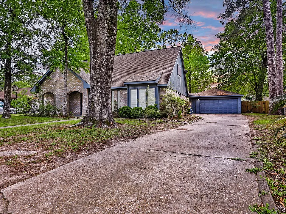 2130 Lake Hills Dr