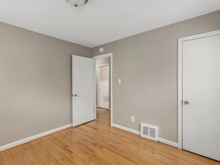 912 N Edison Ave — Photo 16
