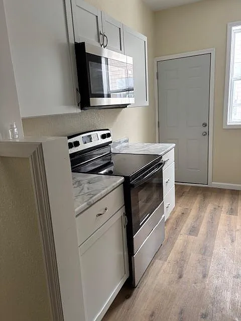 1527 Hammond Ave — Photo 3