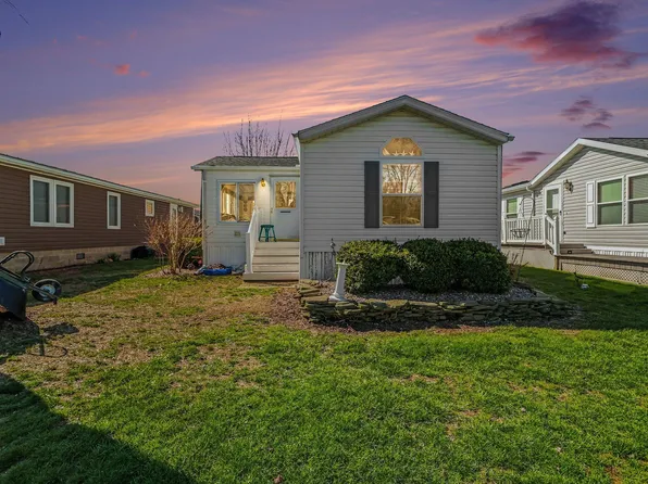 572 Maple Ln, Coldwater, MI 49036