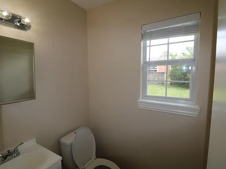 609 Circle Way — Photo 3