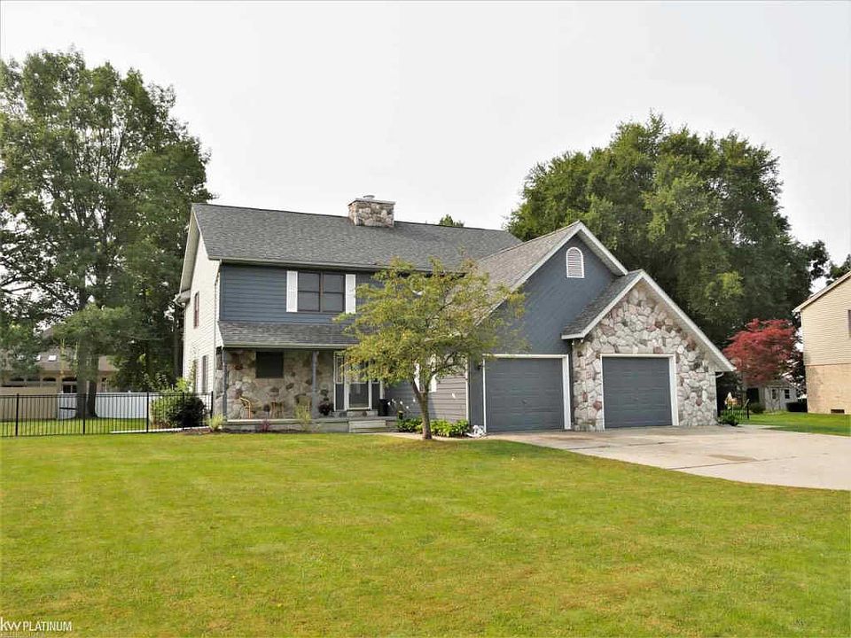 1st image of 725 Turnberry Dr