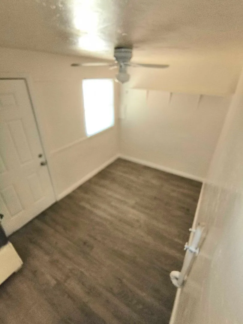 Cute Home in Oildale — Photo 2