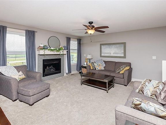3rd image of 306 Aspen Dr NE