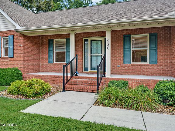 2nd image of 986 Summerwind Dr