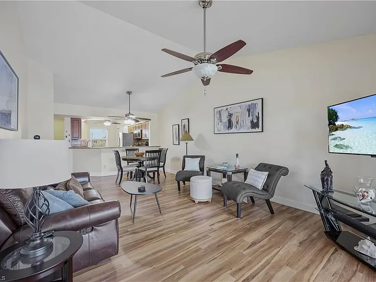 2050 W Crown Pointe Blvd #C-214 — Photo 4