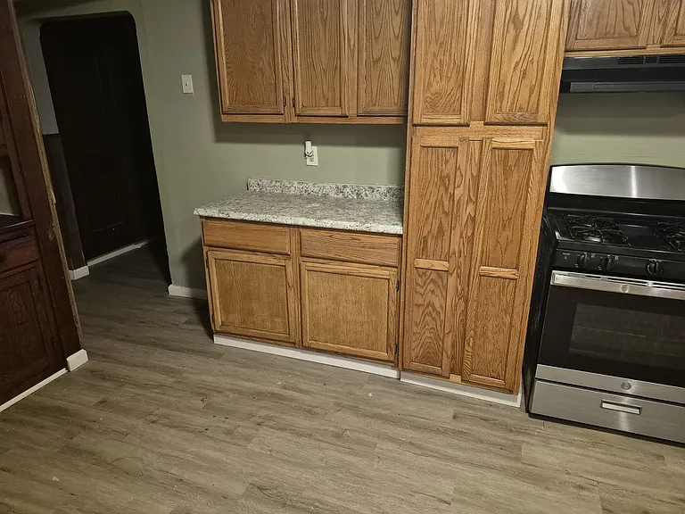 353 Lagro Ave — Photo 13