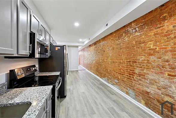 2141 W Fayette St — Photo 9