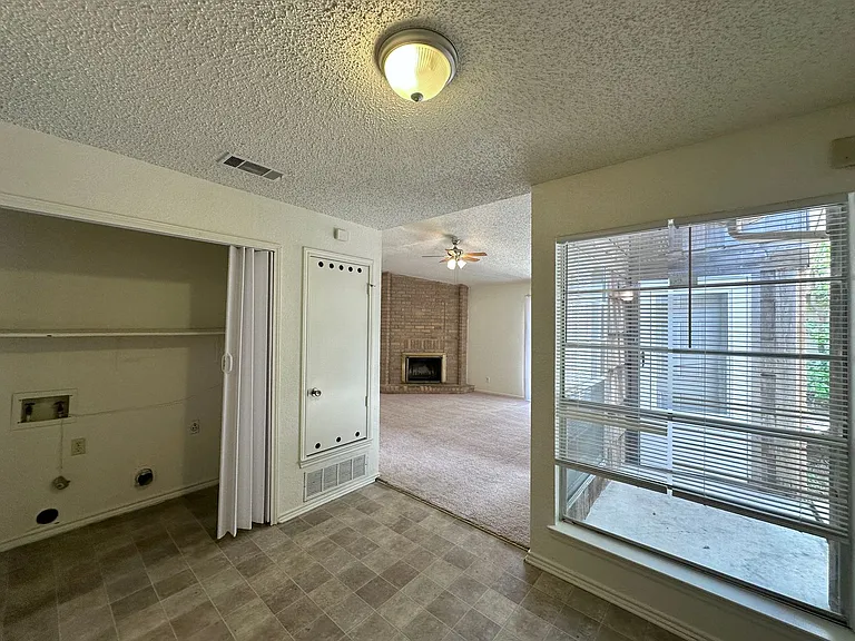 2312 Silverhill Dr — Photo 11