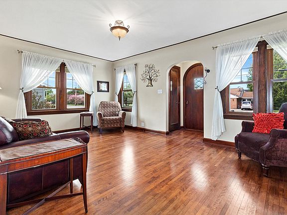 4th image of 605 E Cecil St