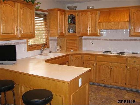 5th image of 6438 N 105th Ave