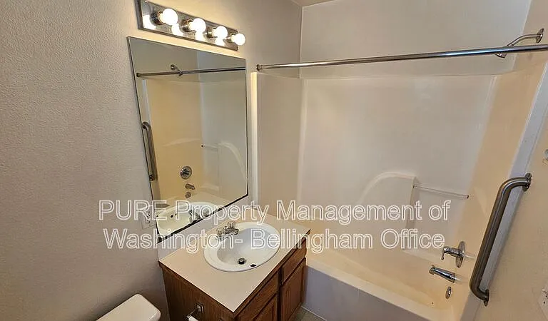 3150 W Maplewood Ave #102 — Photo 8