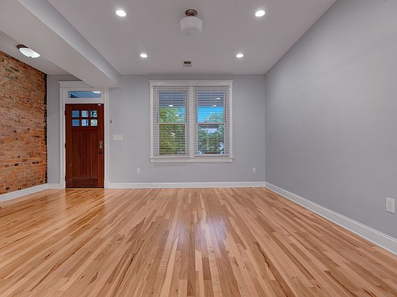 3rd image of 1112 4th St NE