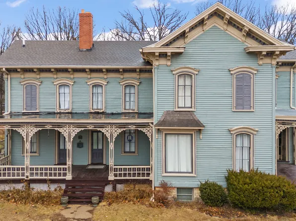 907 College St, Henry, IL 61537
