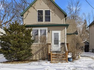 212 11th St S, Moorhead, MN