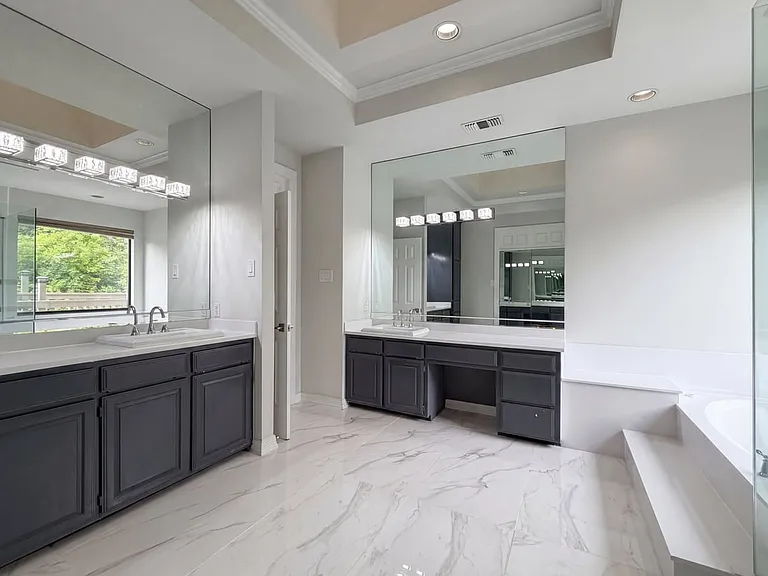 2409 Castle Rock Rd — Photo 17