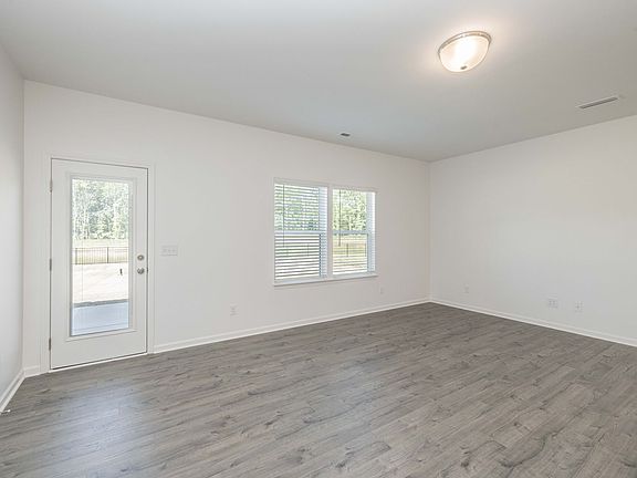 5th image of 3022 Apple Creek Ct