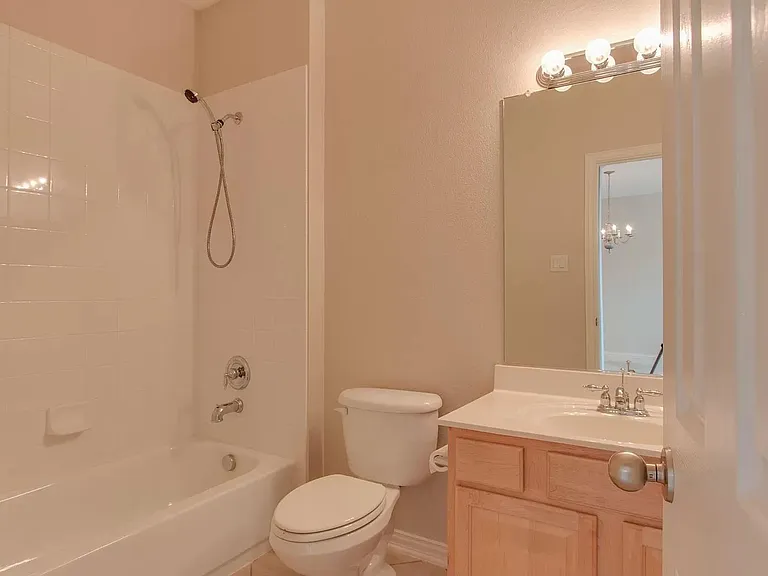 1825 Brookview Dr — Photo 15