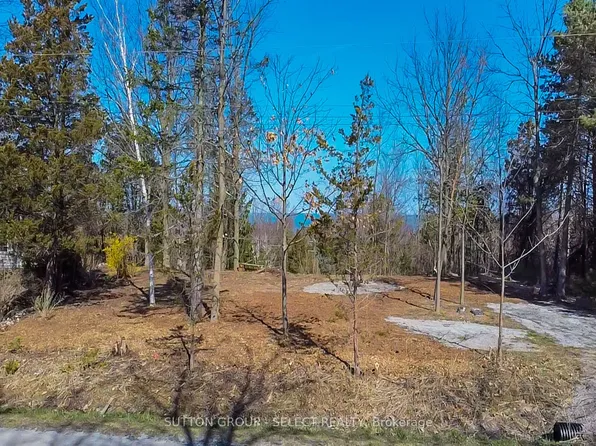 5 Huron Ave, Lambton Shores, ON N0M 1T0