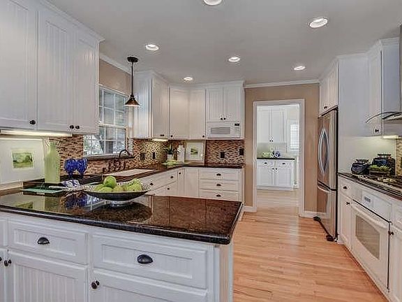 5th image of 1119 Arroyo Seco Dr