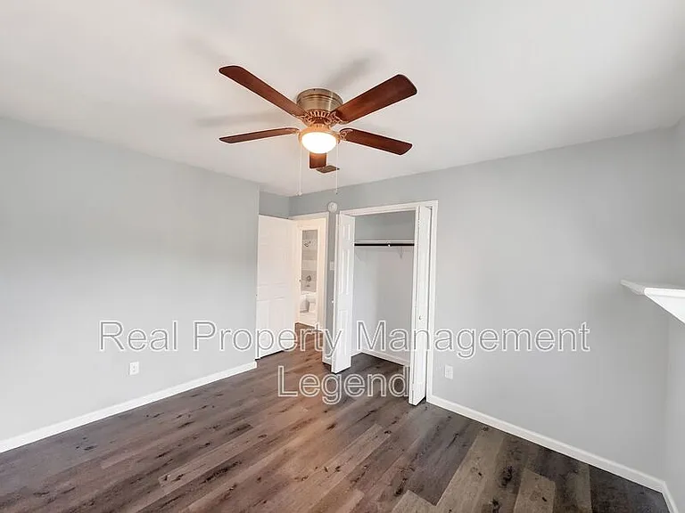 109 N Heights Dr — Photo 15