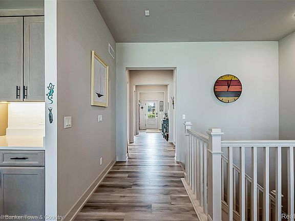 5th image of 2329 Provencal Dr