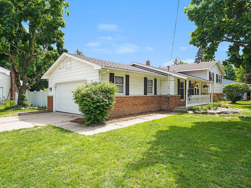 1st image of 1726 Pineknoll Dr SE