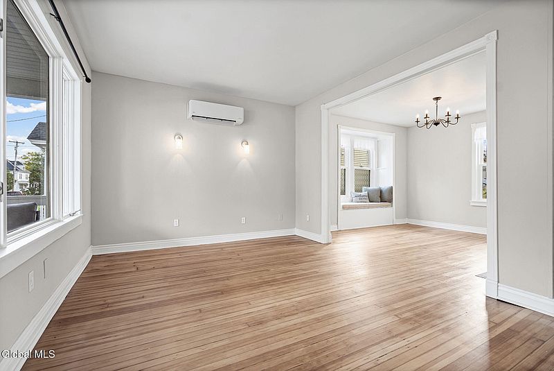 5th image of 60 Amity Street