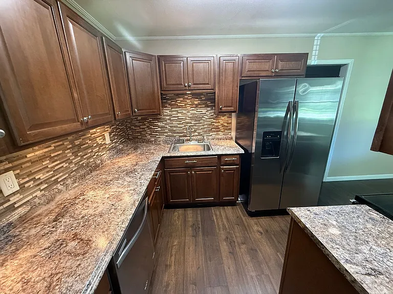 15 Lindsey Ter NW — Photo 8